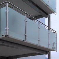 南宁商厦玻璃栏杆制作，不锈钢玻璃栏杆安装，专业玻璃护栏厂家